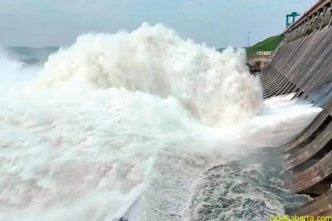 The increased release of water from Hirakud has raised concerns over a possible rise in water levels across the Mahanadi river basin. People living in areas along the river have been advised to remain alert and avoid going near the river.