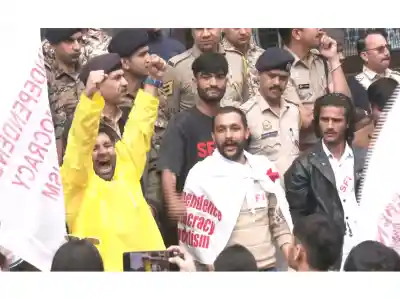 Fee hike sparks fresh face-off at Himachal University; SFI, ABVP intensify protests, demand rollback and student polls