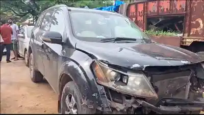 Following the incident, two PCR vehicles from Mancheswar Police Station, one each from Pahala and Saheed Nagar police stations, along with a highway patrolling vehicle, reached the spot.