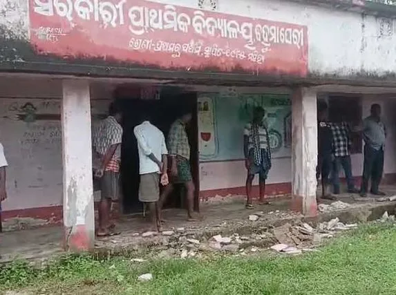 Three students injured after portion of school veranda collapses in Odisha’s Bhadrak