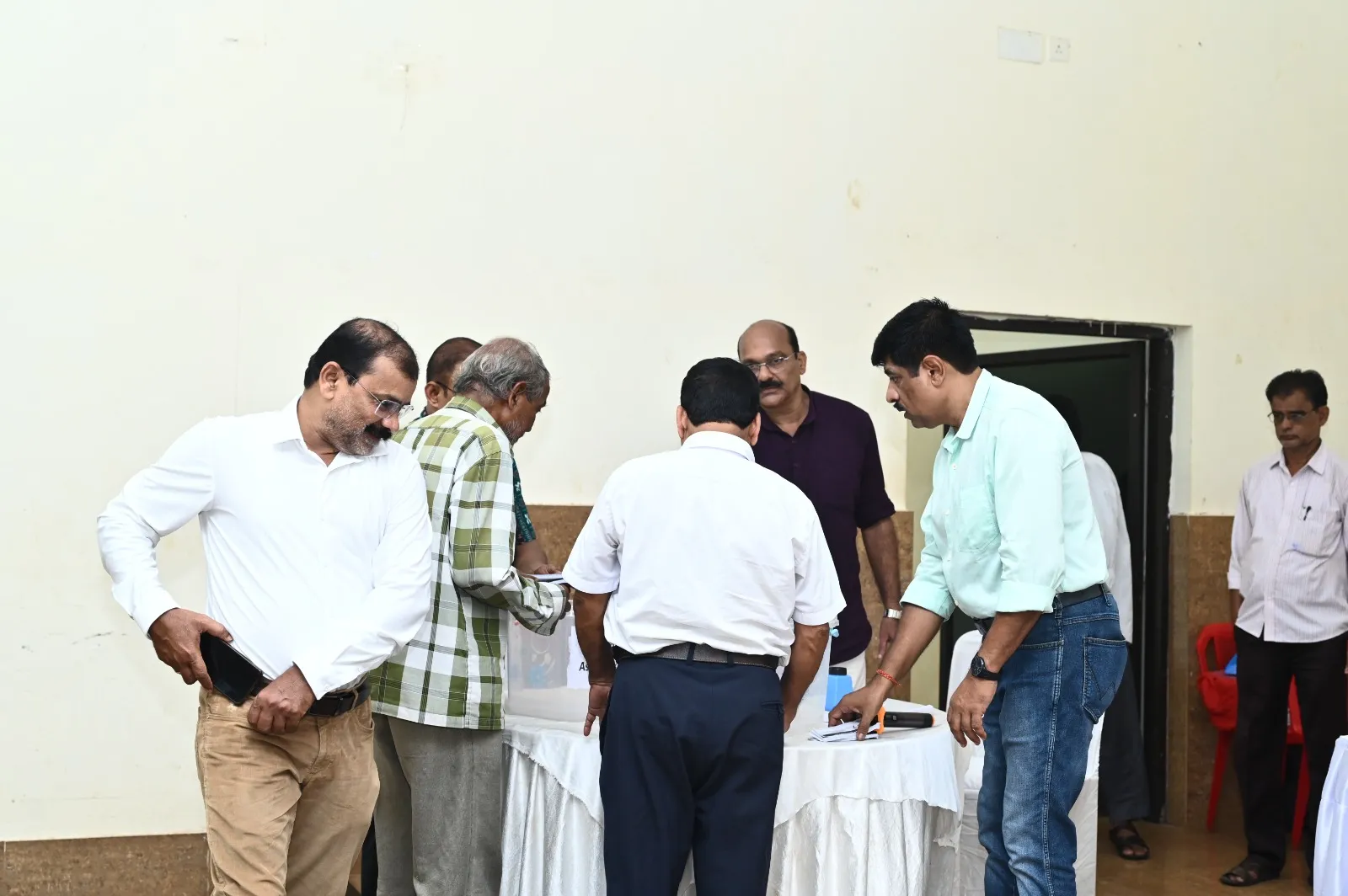 BDA conducts lottery for allotment of 112 shops at BSABT