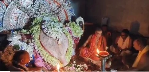 Devotees throng Samaleswari Temple for 'Dhabalamukhi Besha' darshan on Mahalaya