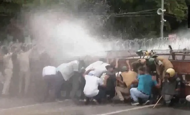 Police use water cannons to disperse BJD workers trying to gherao Odisha Assembly over BDO powers 
