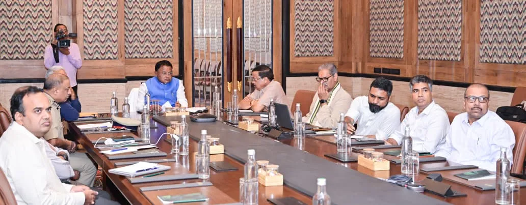 Odisha CM Majhi asks 17 DMs to stay alert for low-pressure rain 