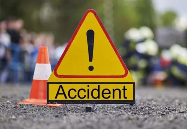 Odisha: Woman killed, four injured as truck rams into seven shops in Mayurbhanj