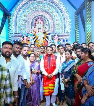 Durga Puja 2025: Odisha CM Majhi seeks Maa Durga’s blessings in Cuttack