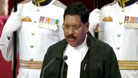 Lawyer attempts to throw shoe at Chief Justice in Supreme Court