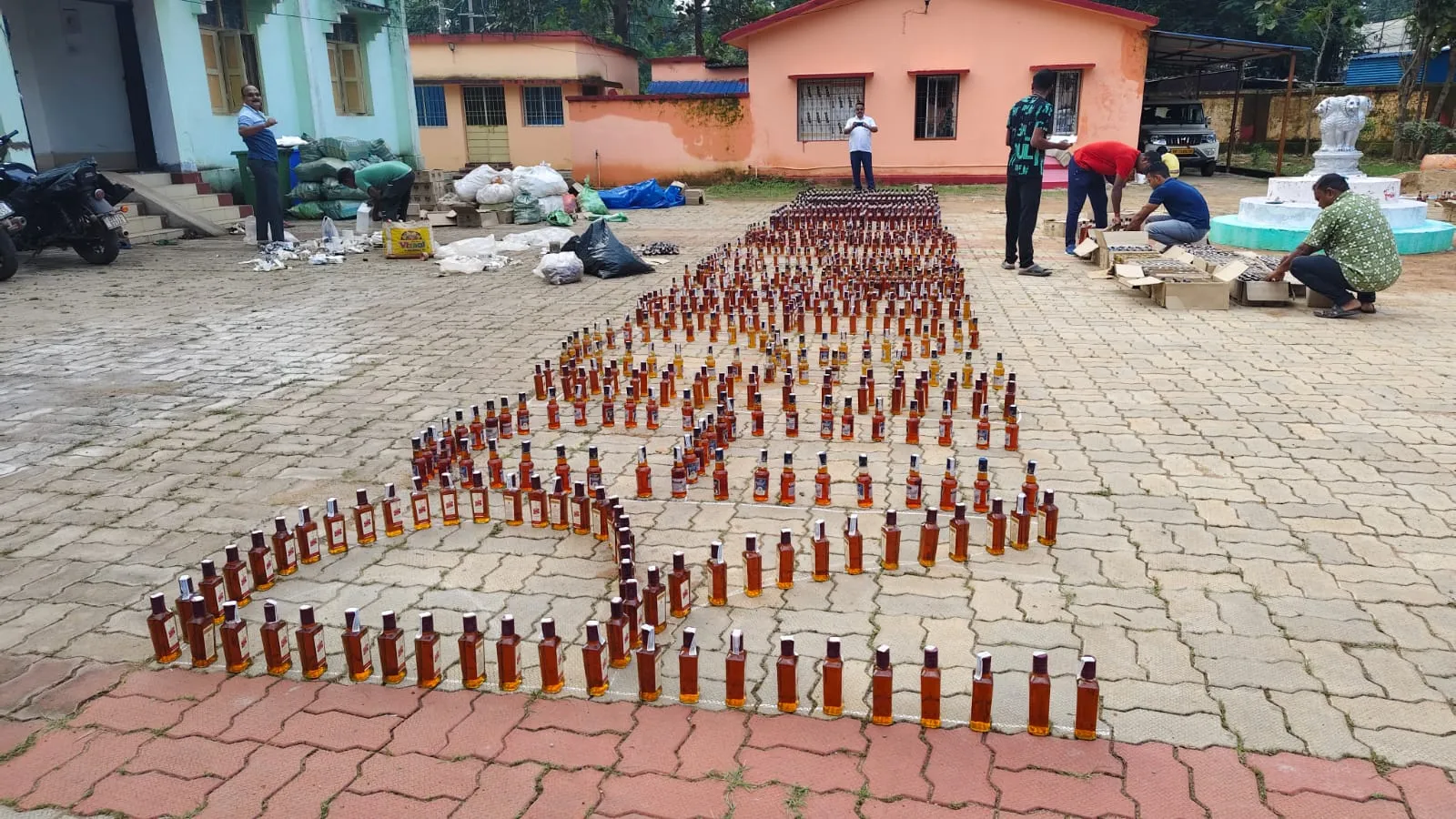 Odisha: Fake liquor manufacturing unit busted, six held with liquor worth over Rs 3 lakh