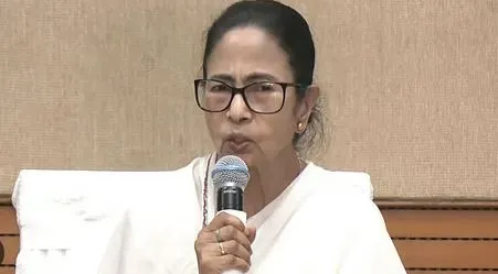 Mamata Banerjee calls Durgapur gangrape “shocking”, says girls should not go out at night
