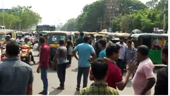 bhubaneswar-odisha-hud-minister-pays-surprise-visit-to-aahar-kendra-at-capital-hospital