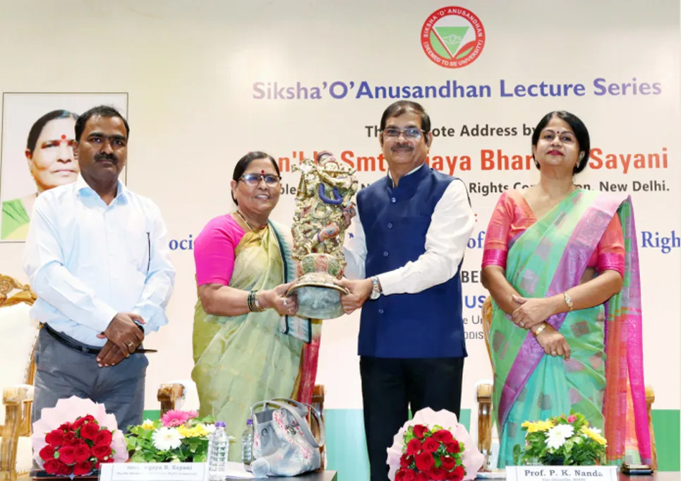 former-india-hockey-captain-rani-guides-young-odisha-strikers