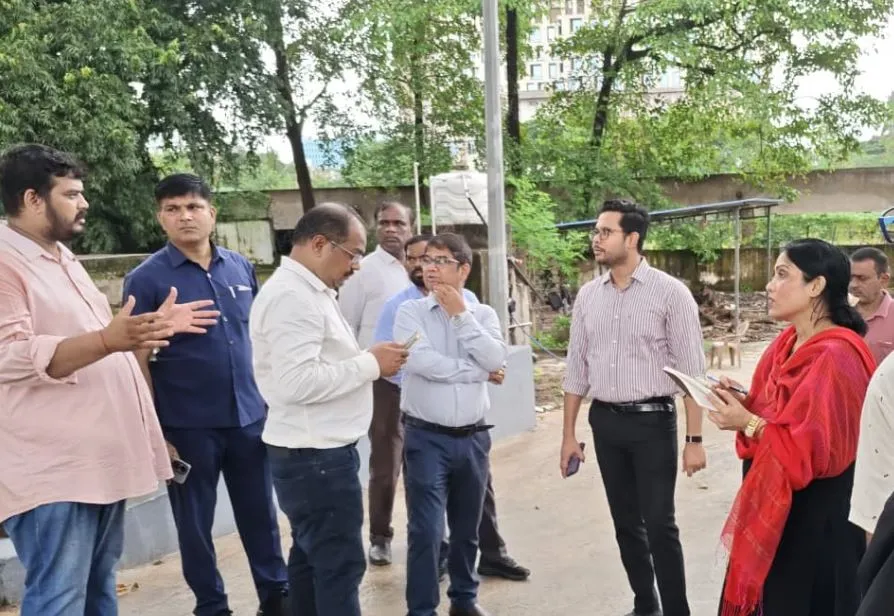 high-drama-outside-odisha-cms-residence