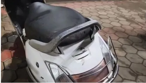 Rs 10 lakh looted from scooter dickey in Cuttack