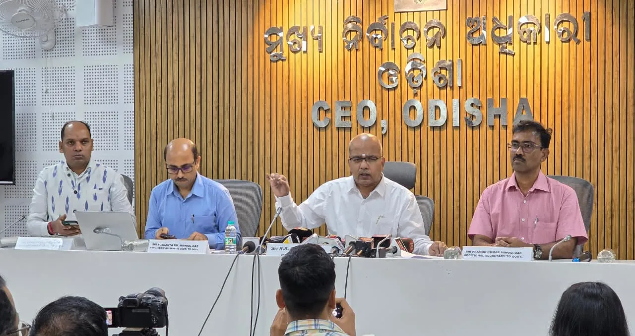 love-couple-found-dead-in-mysterious-conditions-in-bhadrak