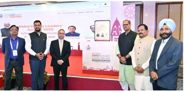 rajinikanth-to-reveal-political-stance-after-consulting-rajini-makkal-mandram