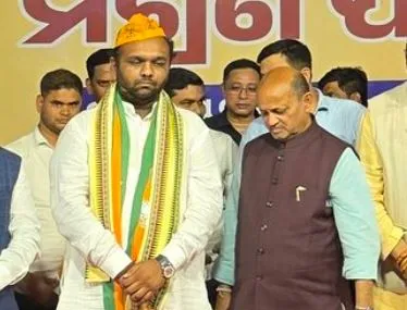 odisha-vigilance-raids-seven-properties-linked-to-osrtc-chief-accounts-officer-in-da-charges