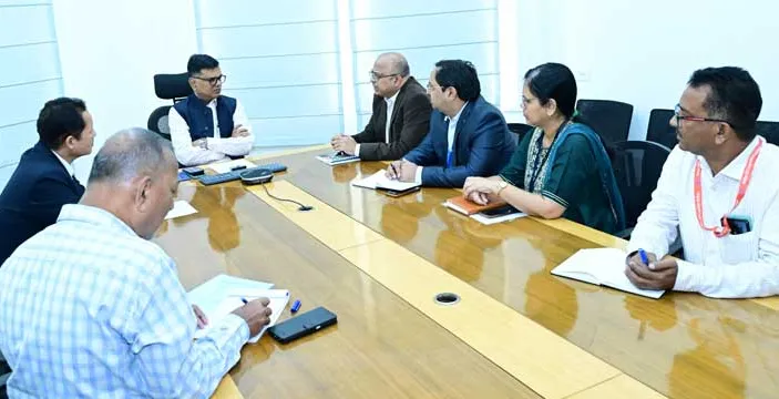 sasikala-may-reenter-politics-if-aiadmk-bites-dust