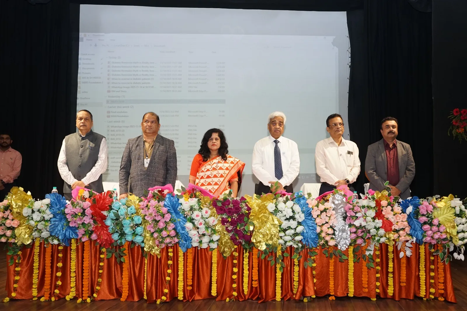 mo-bus-service-between-airport-and-railway-station-amid-lockdown