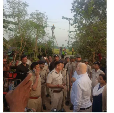 2-groups-engage-in-boulder-throwing-2-injured