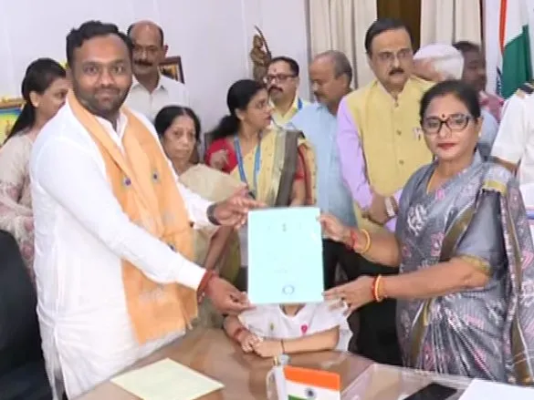 third-phase-of-odisha-elections-begins-in-six-lok-sabha-and-42-assembly-seats