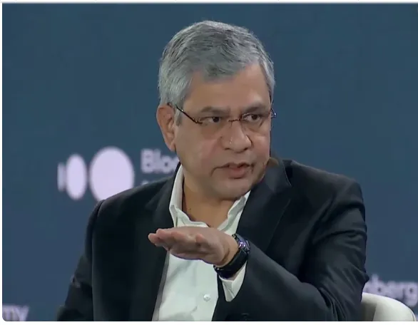 love-birds-found-hanging-from-tree-in-kandhamal-suicide-suspected