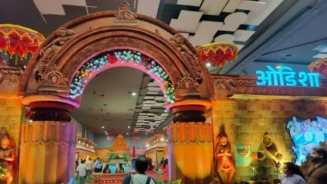 manipur-tribals-separately-celebrate-iday-with-march-past-national-anthem