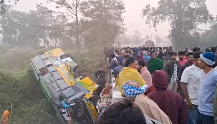 bob-dylans-rare-painting-soars-to-nearly-200k-at-prestigious-art-auction