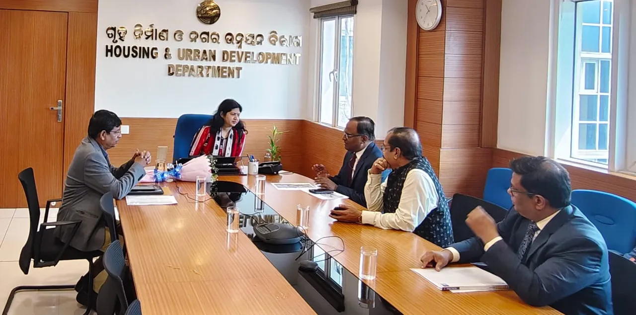 Oil India delegation discusses progress of CBG plants in Odisha
