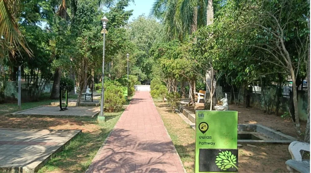 contribute-to-the-nation-building-process-soa-vc-tells-graduating-students