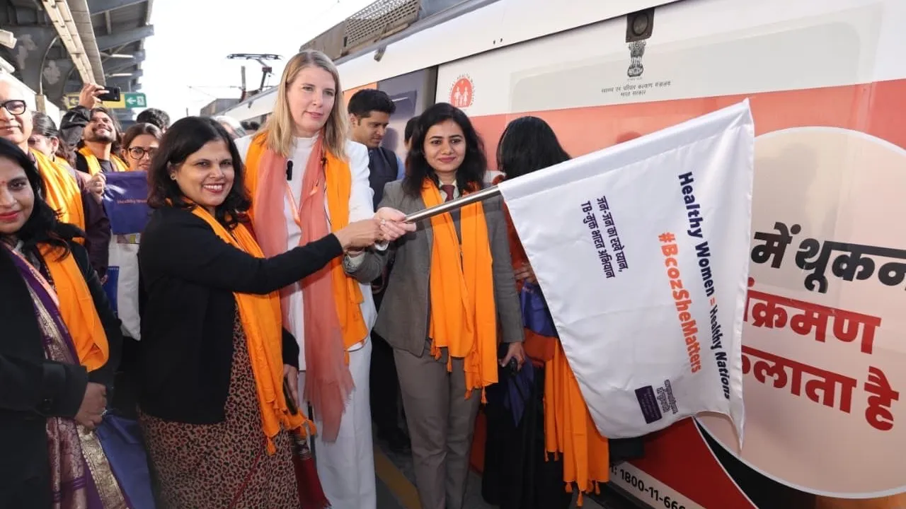 rupee-plummets-to-lifetime-low-versus-us-dollar