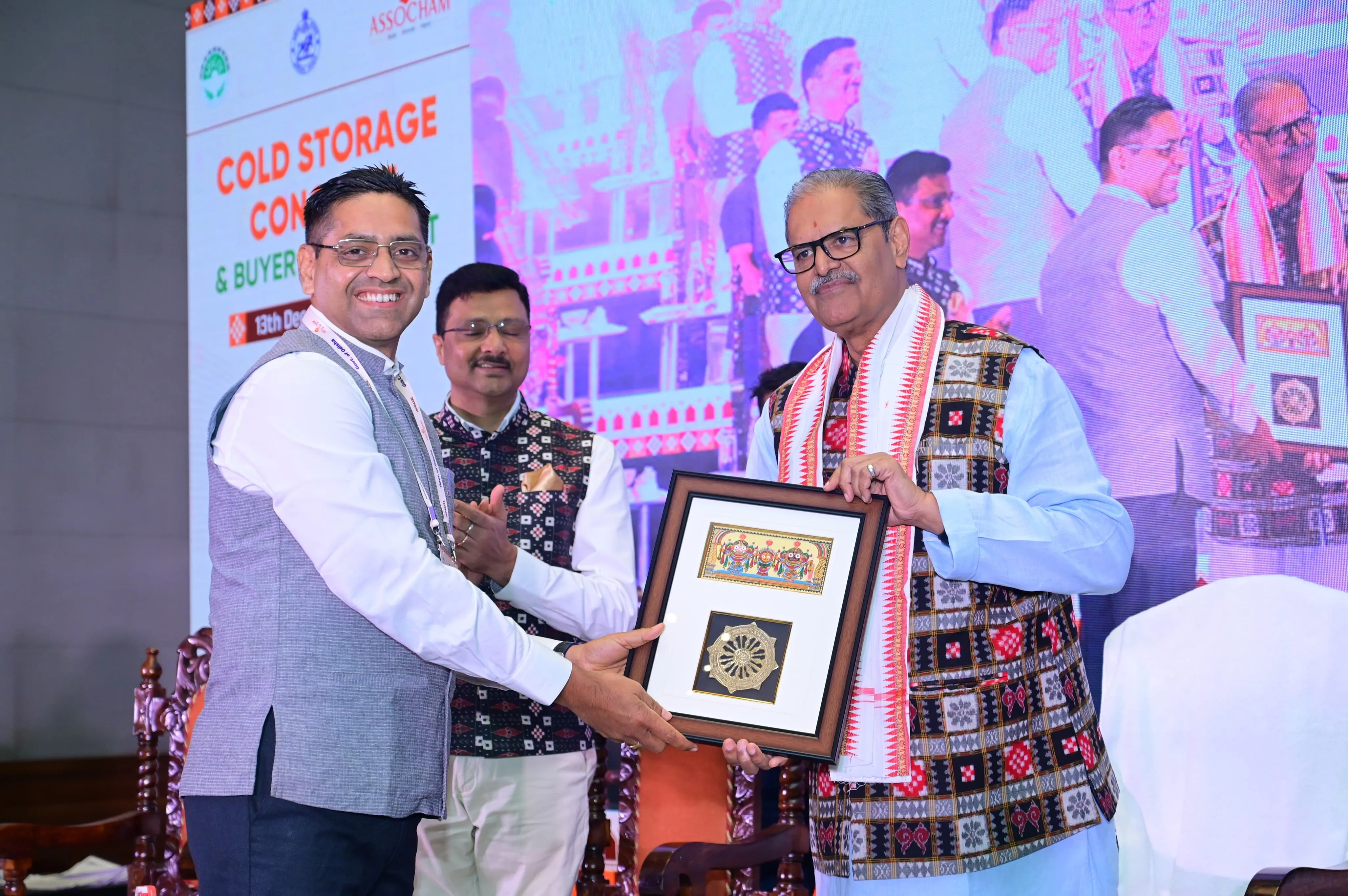 dhonis-exbiz-partners-face-cheating-cases