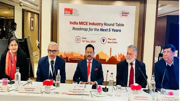 four-workers-injured-as-underconstruction-building-at-puri-railway-station-collapses