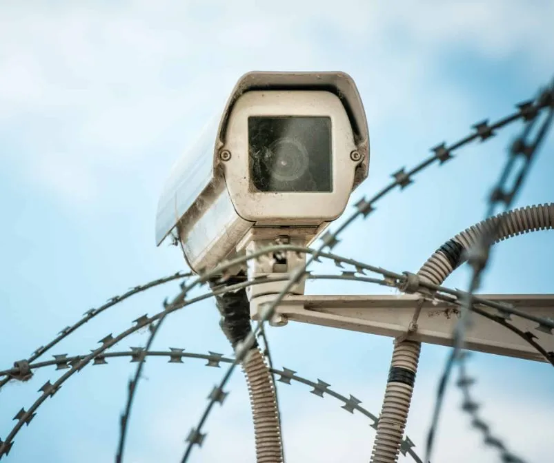 salman-khan-with-full-security-spotted-at-mumbai-airport