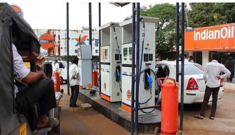 car-gas-tanker-collide-at-rairakhol-6-of-family-critical