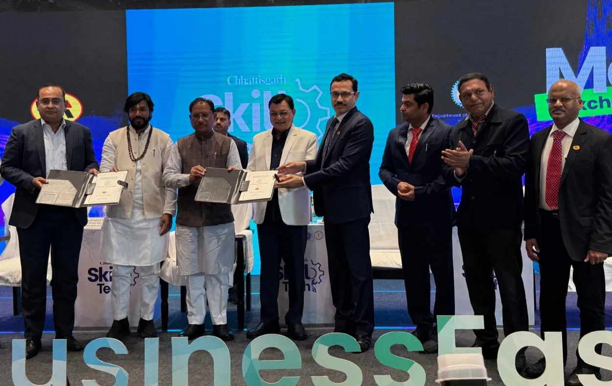 30-injured-after-laxmi-bus-overturns-in-odishas-cuttack