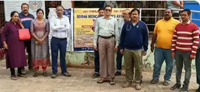 OMSA Doctors go on state-wide protest demanding implementation of DACP Scheme, OPD services stalled for hours
