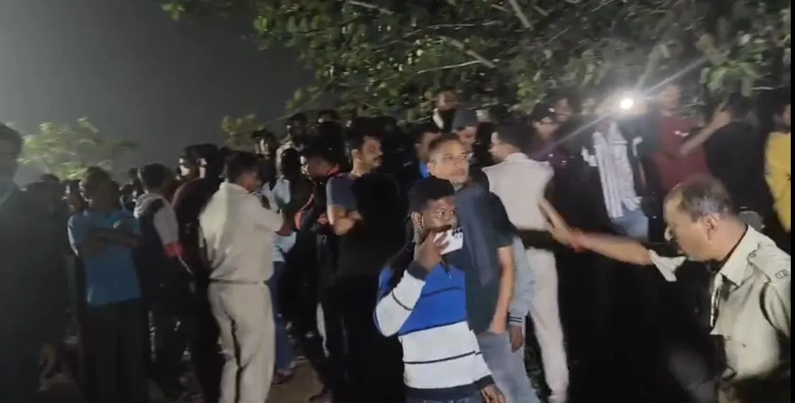 EV car skids into the Birupa River: 1 stranded