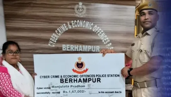 huge-crowd-attends-funeral-procession-for-iranian-president-fm