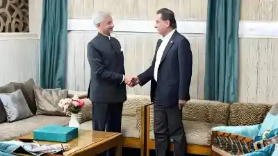 Diplomatic circles buzz as S Jaishankar Pakistan meeting occurs briefly at funeral event in Dhaka 