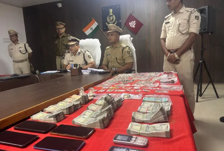 3-killed-7-injured-as-car-plunges-off-ghat-in-kandhamal