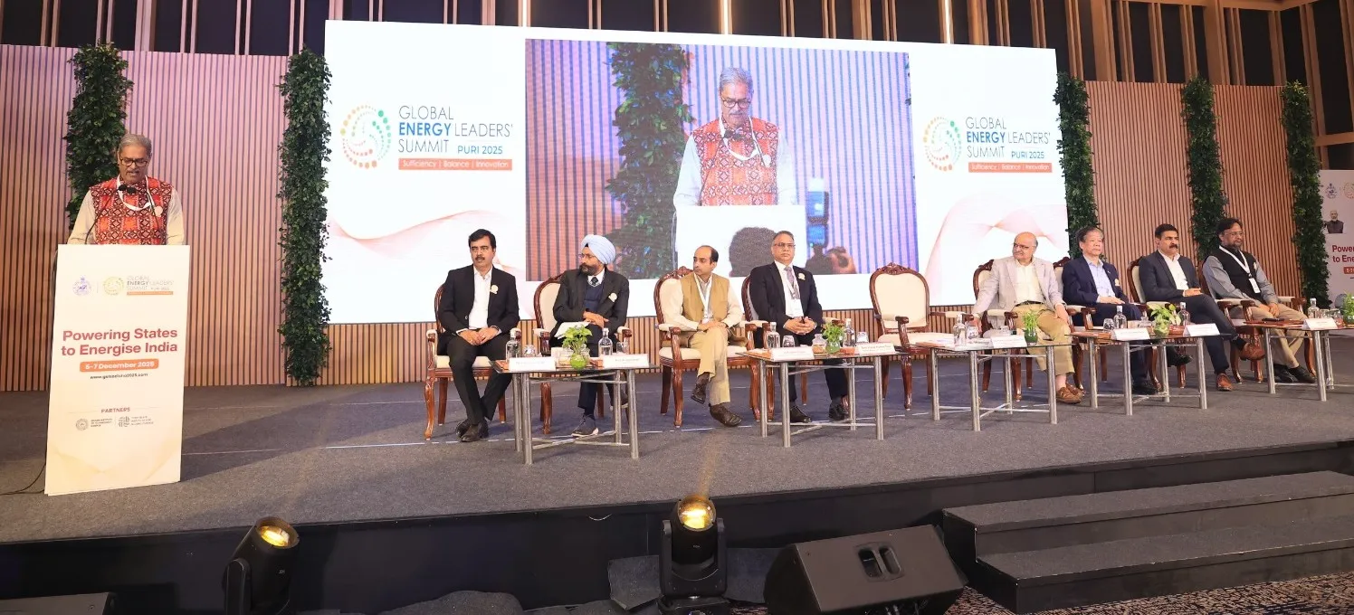 fire-engulfs-fruit-market-in-bhubaneswar