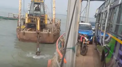 Floating bridge vessel gets stranded in Chilika Lake, one person missing