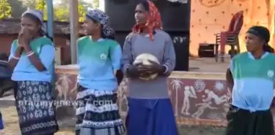 Women play football in sarees, Video goes viral from Koida
