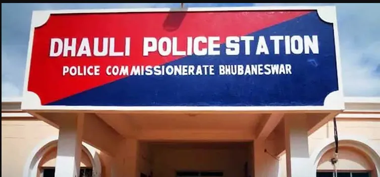 mom-rides-1400-km-on-scooty-to-bring-back-son