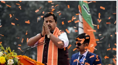 smriti-irani-reaches-bhubaneswar-to-attend-bjp-state-executive-meeting