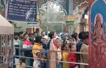 Devotees witness holy ‘Sunabesha’ of Goddess Tarini on Makar Sankranti