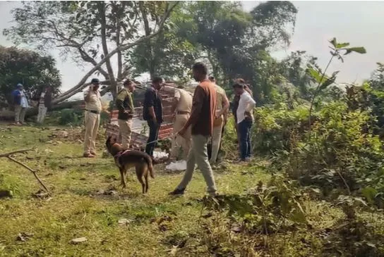 ATM lifted up, cash looted in Odisha’s Jajpur: 4 interstate robbers nabbed

In a significant catch, the Odisha police on Friday nabbed four interstate robbers, inovolved in ATM loot lifting up the machine.

With inputs from reliable sources, the Binjharpur police apprehended the notorious robbers who were on the prowl across the state.