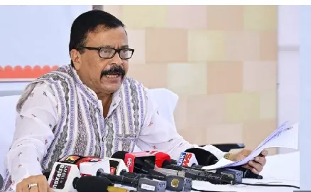 bhubaneswar-durga-puja-2023-mahabharats-virat-raja-palacethemed-pandal-at-damana