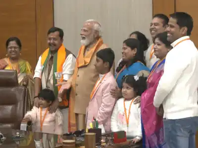 PM Modi meets Nitin Nabin's family at BJP headquarters 