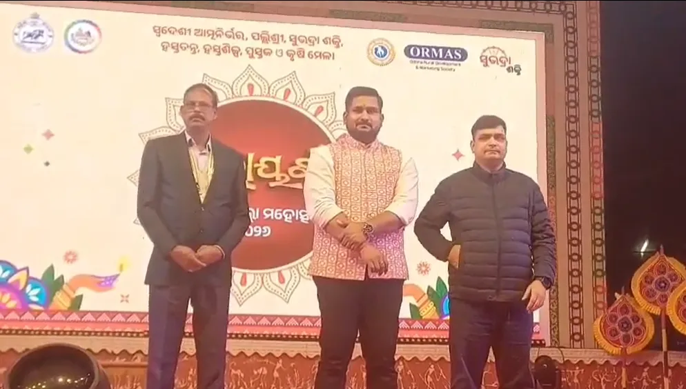 king-kansa-of-bargarh-dhanu-yatra-visits-puri-seeks-forgiveness-from-lord-jagannath-as-an-actor